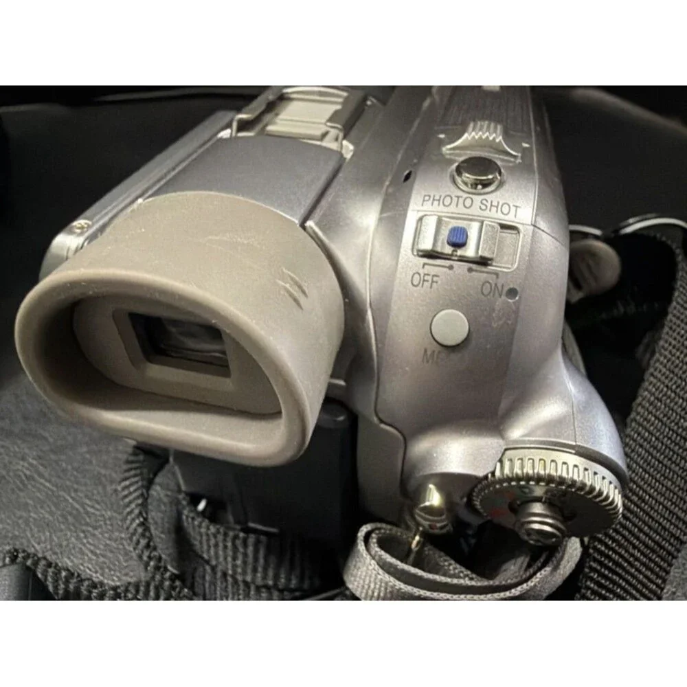 Panasonic PV-GS500 3CCD MiniDV Camcorder Bundle - TESTED WORKING Leica Lens Vlog